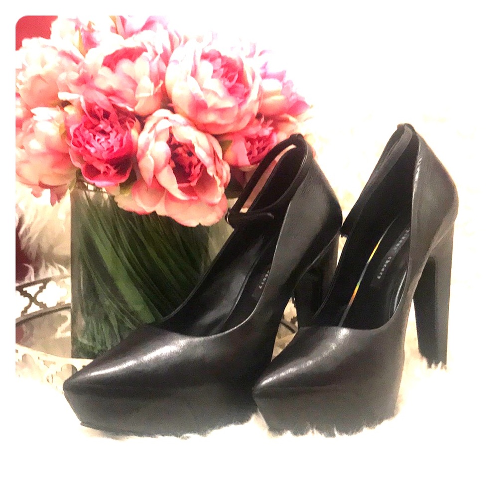Theyskens Theory Ziggy Pump